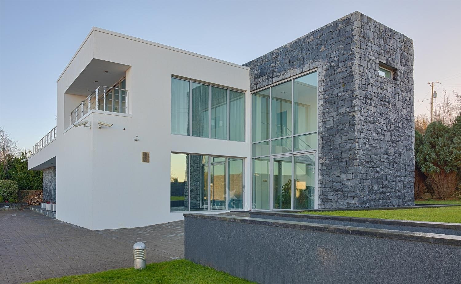 #10 Moonstone Executive Retreat Galway: Galway City (1 bedroom)