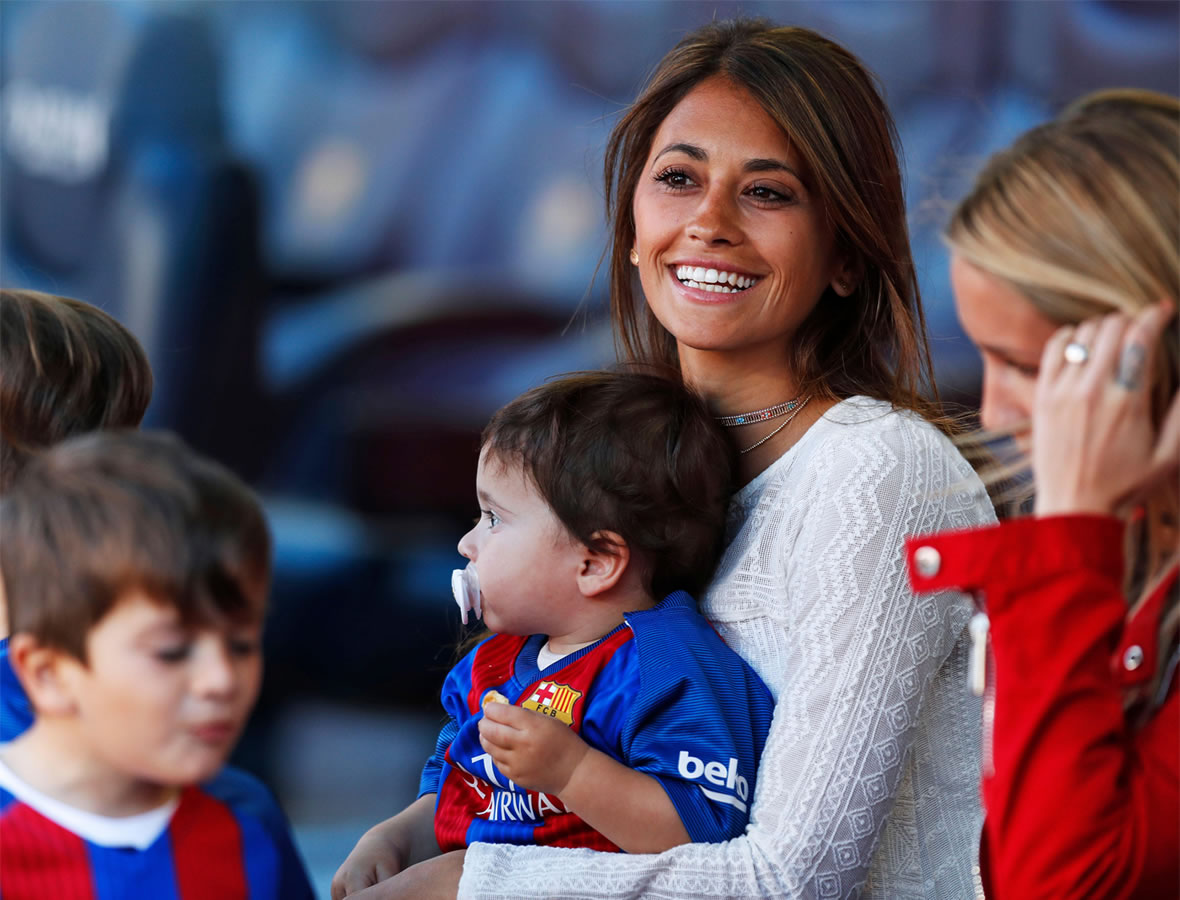 Antonella Roccuzzo, the wife of PSG striker Messi,